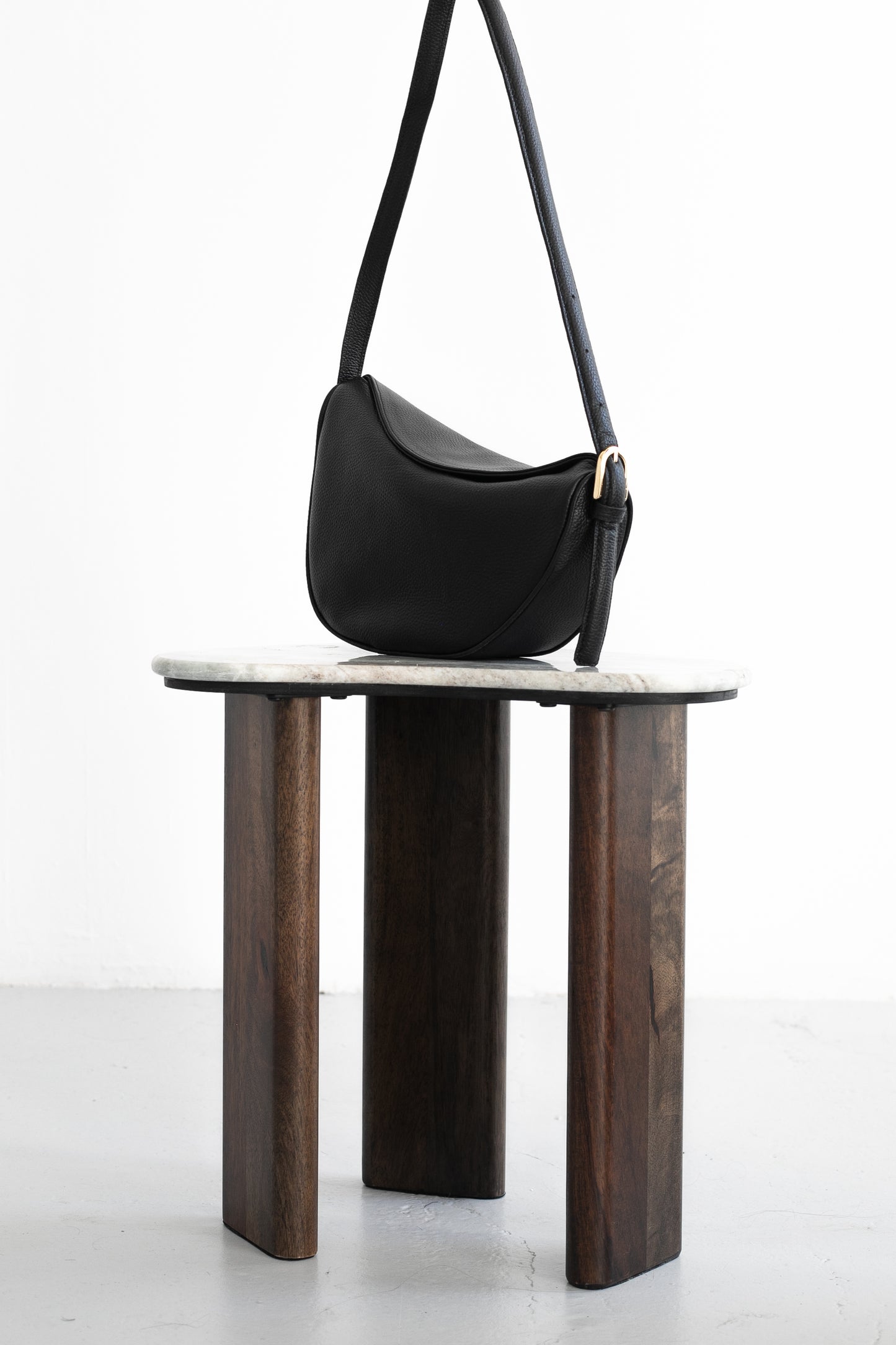 Halfmoon Black