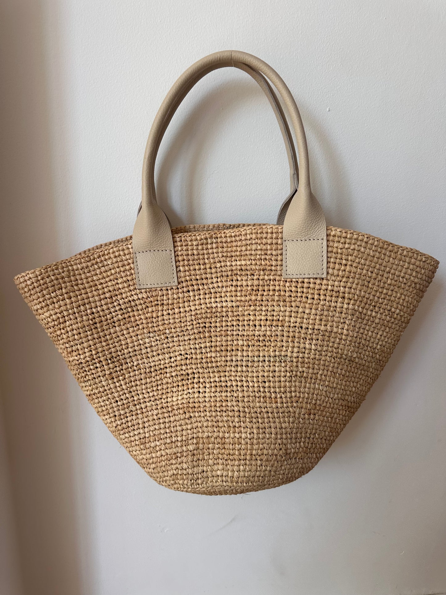 Medium Basket bag in cream