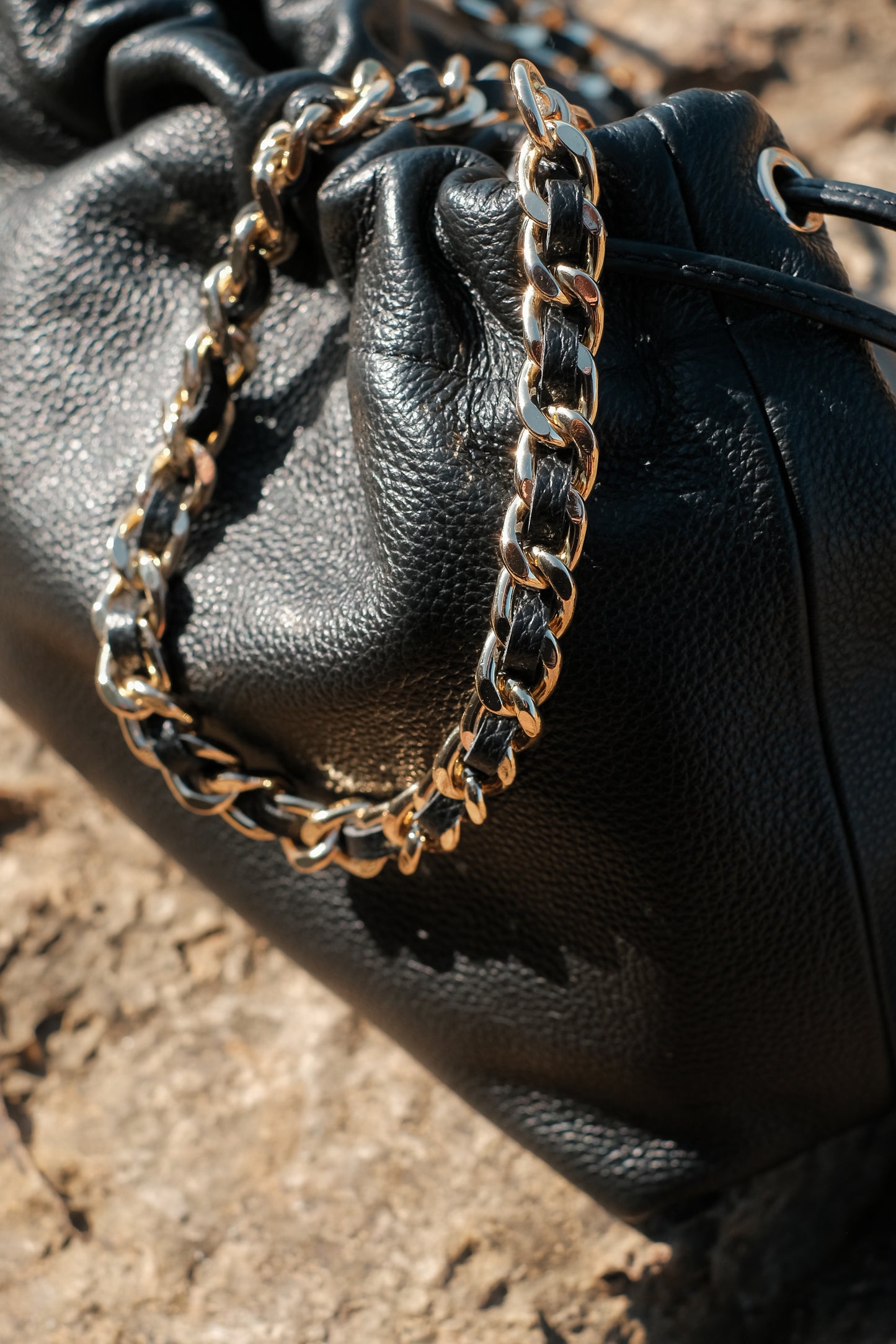Medium Black Alva bag