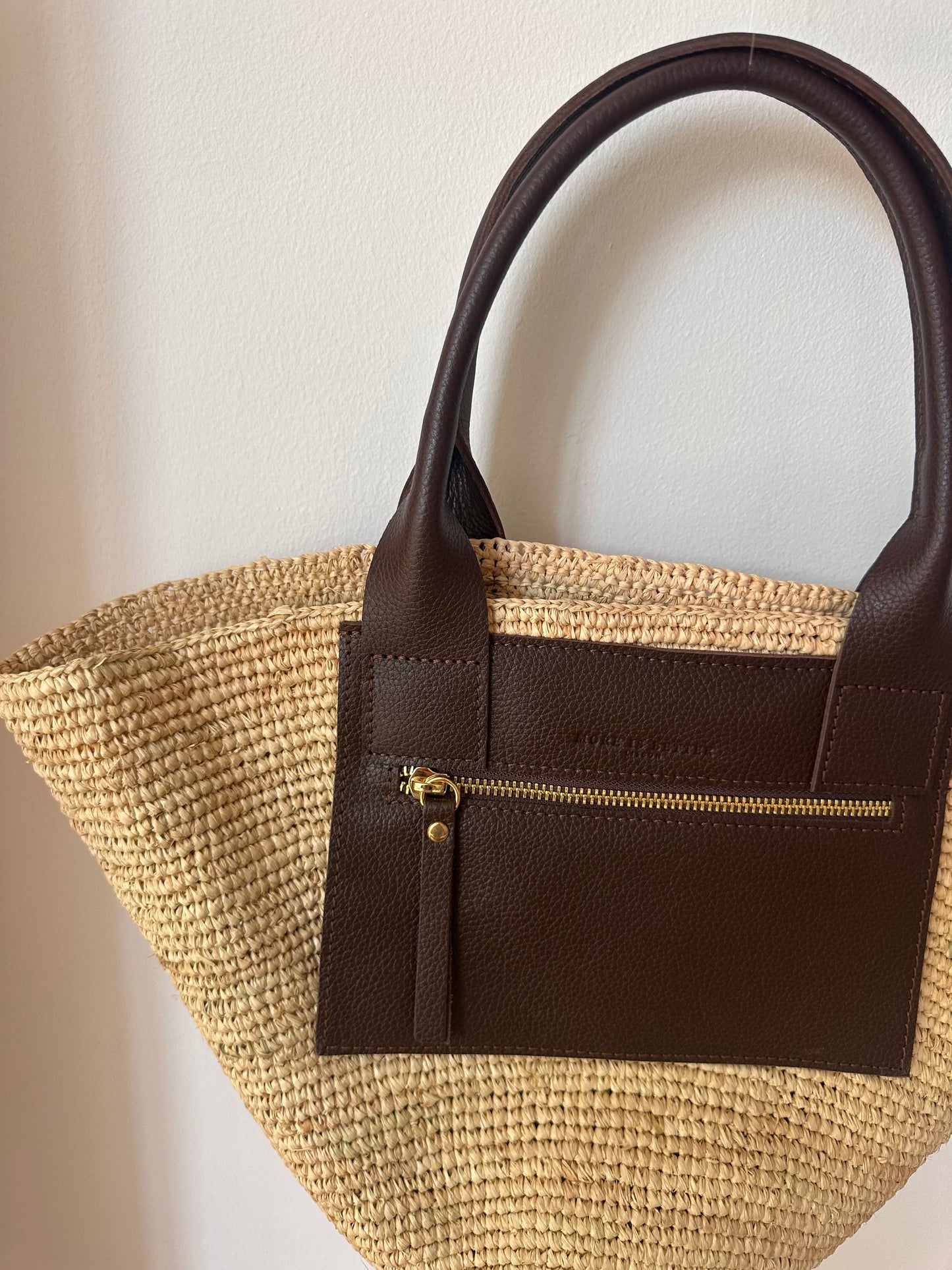 Medium Basket bag in chocolate