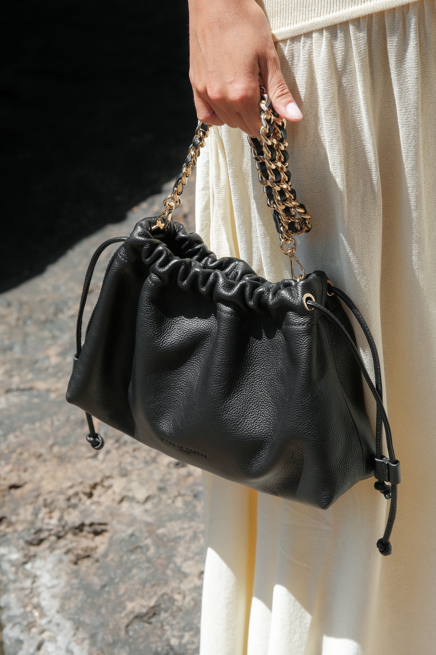 Medium Black Alva bag