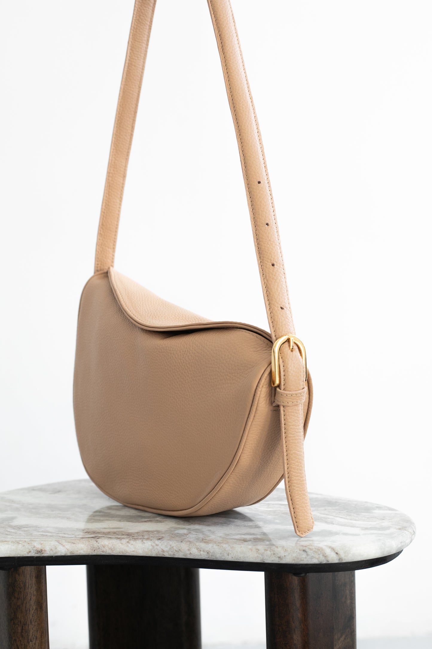 Halfmoon bag Caramel